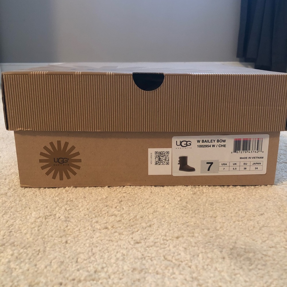 UGG BAILEY BOW BRAND NEW